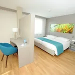 فندق Aquatis