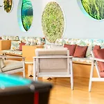 فندق Aquatis 4*