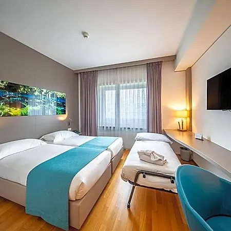 Aquatis 4*