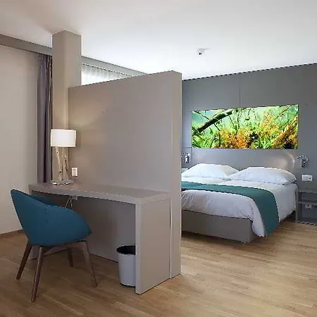 Aquatis 4* Лозана