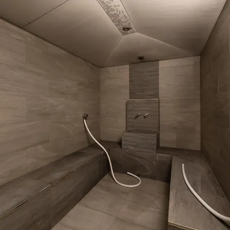 Aquatis 4*