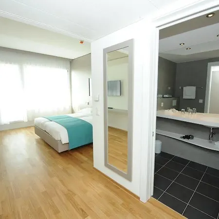 Aquatis 4*